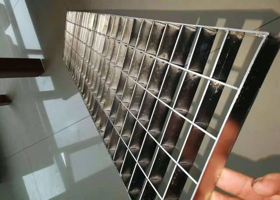الفولاذ المقاوم للصدأ 316 شريط مجلفن صريف منصة صريف معدنية غير قابلة للاشتعال