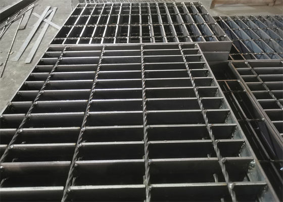 المضادة للانزلاق منخفضة الكربون الصلب صفيحة 65x5mm لمصارف الملاعب
