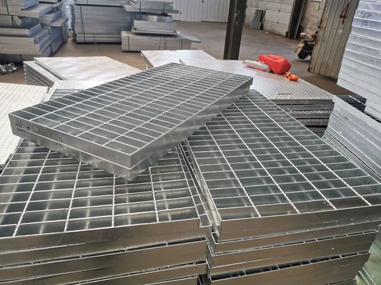مربع المنفذ غير الانزلاق الصلب صر درج معالجته 40 مم لهندسة الصرف الصحي