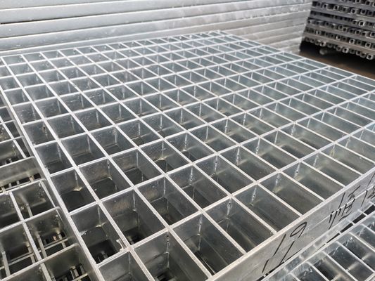 نوع مسطح 76 مم شبكة الصلب المجلفن تبديد الحرارة درج صريف معيار NAAMM