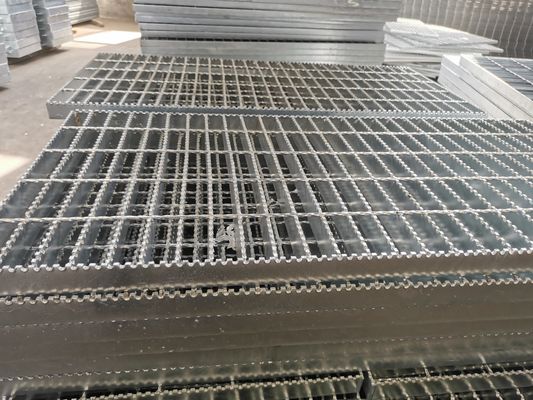 نوع مسطح 76 مم شبكة الصلب المجلفن تبديد الحرارة درج صريف معيار NAAMM