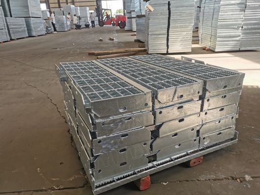 المضادة للانزلاق مثقوبة درج معالجته الصلب صريف تراجع الساخنة المجلفن 65X5mm