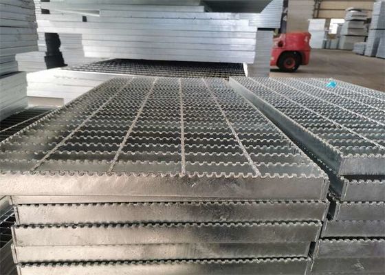 مشابك الممرات المصنوعة من الصلب المجلفن المسنن 6063 لتصريف الملاعب