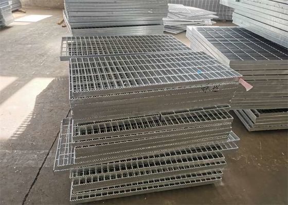 مشابك الممرات المصنوعة من الصلب المجلفن المسنن 6063 لتصريف الملاعب