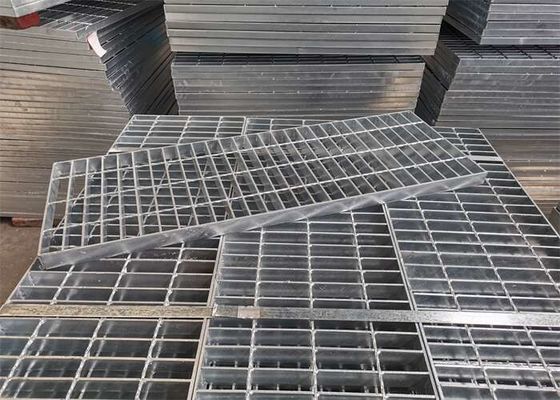 Q235 Skid Proof المجلفن مجلفن درب هيكل خفيف 32x5mm