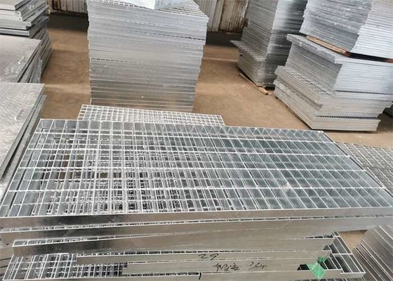 Q235 Skid Proof المجلفن مجلفن درب هيكل خفيف 32x5mm