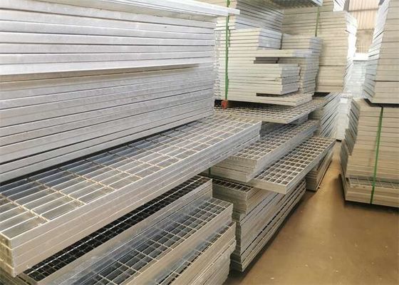 المضادة للتآكل الصلب درب مقضب عرض 1250mm للنباتات الكيميائية