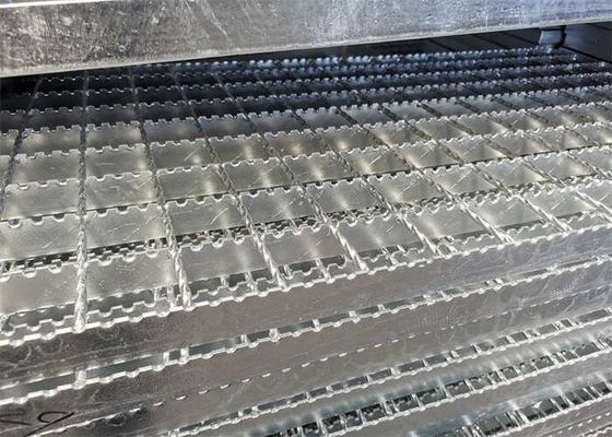 AS1657 معيار مضاد للانزلاق الصلب درج معالج مقضب 100 مم لوقوف السيارات