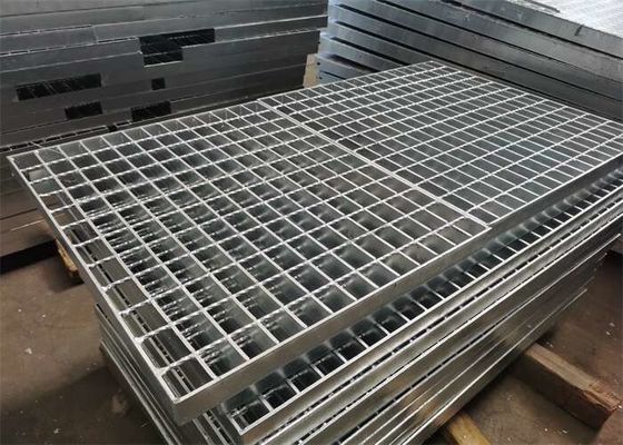 Q235 Skid Proof المجلفن مجلفن درب هيكل خفيف 32x5mm
