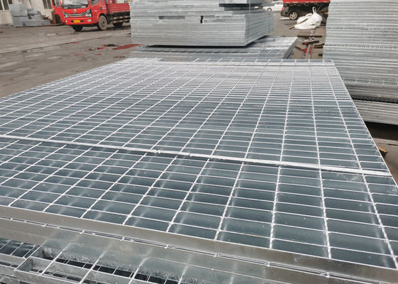 1000mm × 6000mm تراجع الساخنة الصلب المجلفن مقاومة الانزلاق الصلب الملحومة صريف