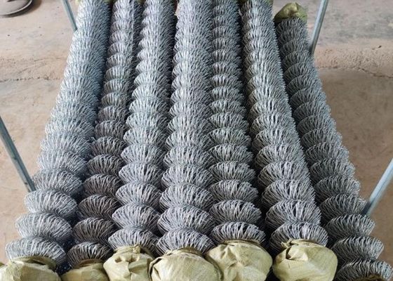 3.0mm بولي كلوريد الفينيل المغلفة سلسلة ربط السور مع حافة تطور المفصل