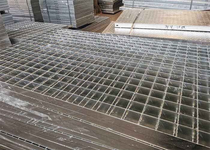 المضادة للتآكل الصلب درب مقضب عرض 1250mm للنباتات الكيميائية